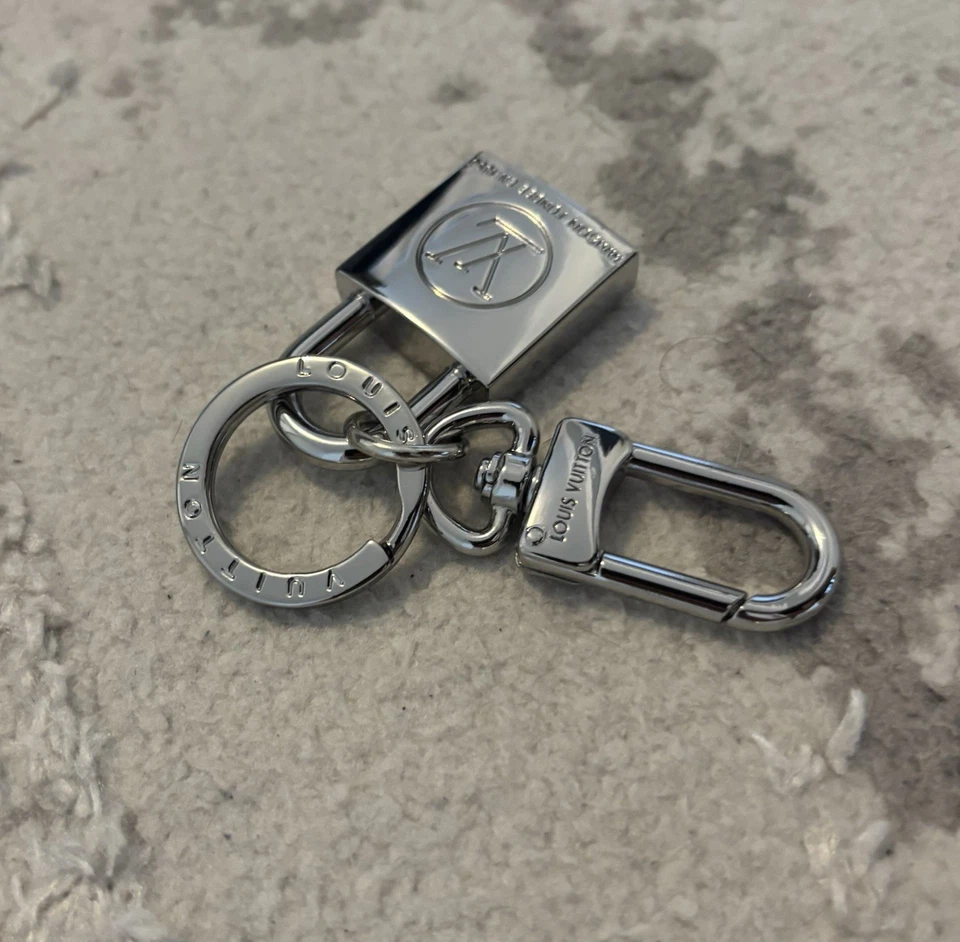 Louis Vuitton LV Logo Lock Key Ring Silver Pre-Owned - Image 3 of 3