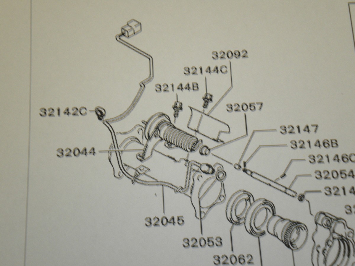 Genuine Mitsubishi OE Freewheel Clutch Switch WITH Seal