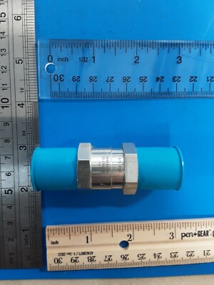 Swagelok SS-CHCR8-1/3  Poppet Check Valve 4300 psig 1/2'' VCR Face Seal, 1/3 Psig