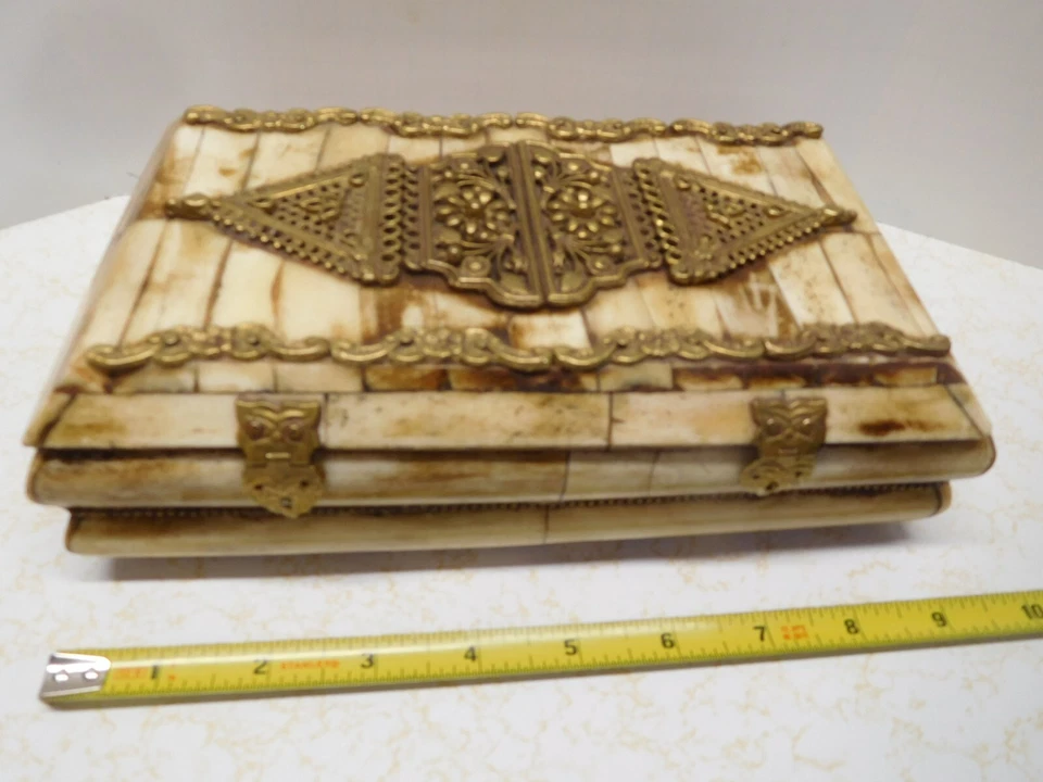 Joyería decorativa vintage de hueso de camello de la India ~ con 3 bisagras y 2 cierres Foto 2 de 4