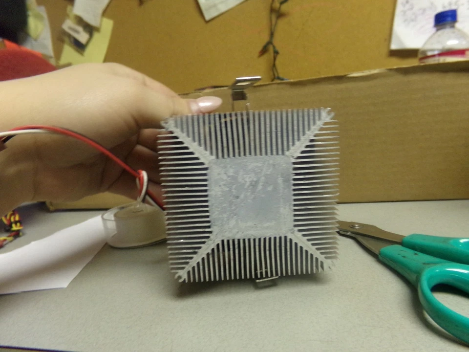 NEW HP Cooling Fan Assembly 1322-00820H2 2009/07/15  *FREE SHIPPING* - Image 2 of 3