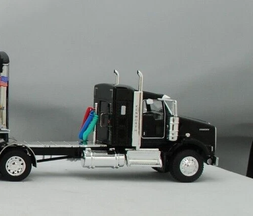 1/64 DCP Black/Chm Kenworth T800 38" Sleeper TRUCK ONLY - Image 3 of 4