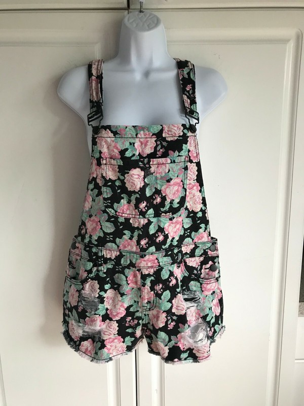 Pre-Owned Juniors Forever 21 Over-All Shorts Size 28 Floral Factory Destroyed