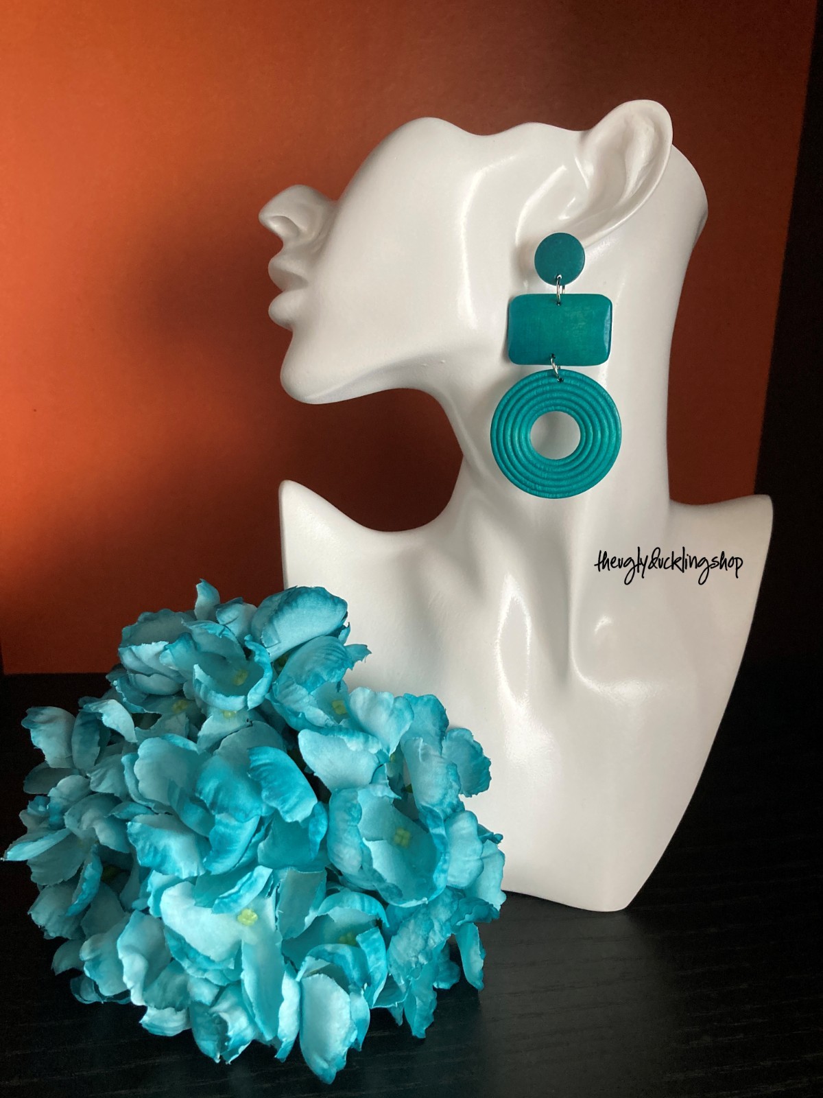 Tocado unico para el cabello flamenca ramillete de hortensias verde turquesa