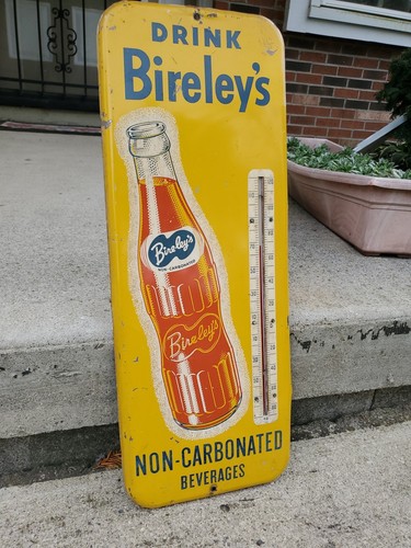 c.1950s Original Vintage Drink Bireley's Orange Soda Sign Metal Crush Country  - Bild 3 von 24