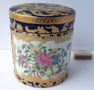 ASIATIKA Tee-/ Gebäck- Dose, handbemalt, China, um 1900 - 1920 M78
