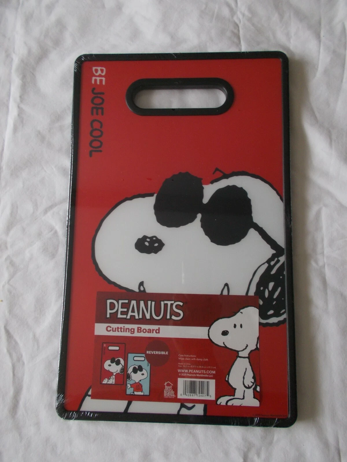 Peanuts SNOOPY JOE COOL Reversible Hard Surface Cutting Board 14.5" x 9" NEW
Opens in a new window o