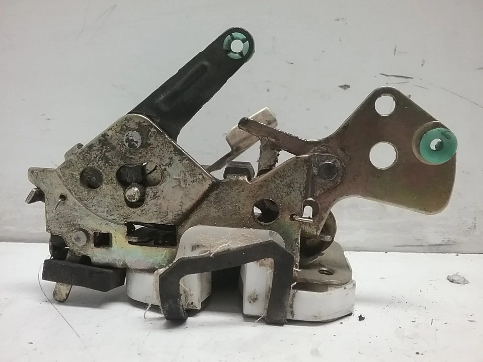 1997-2002 Mercury Tracer Right Rear Door Lock Latch - Image 3 of 4