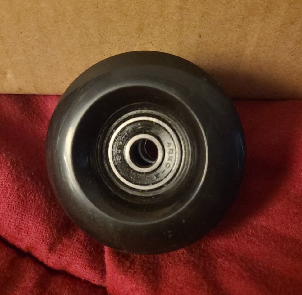 TOBWOLF 8 Pack 58mm x 32mm / 65mm x 36mm OUTDOOR Quad Roller Skate Wheels.8Total