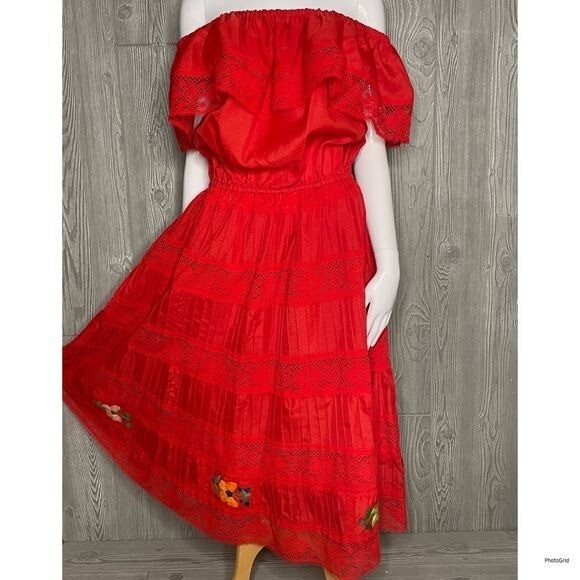 green emerald velvet dress 599-3 CARMEN Fitted midi dress in Spanish style main image 1