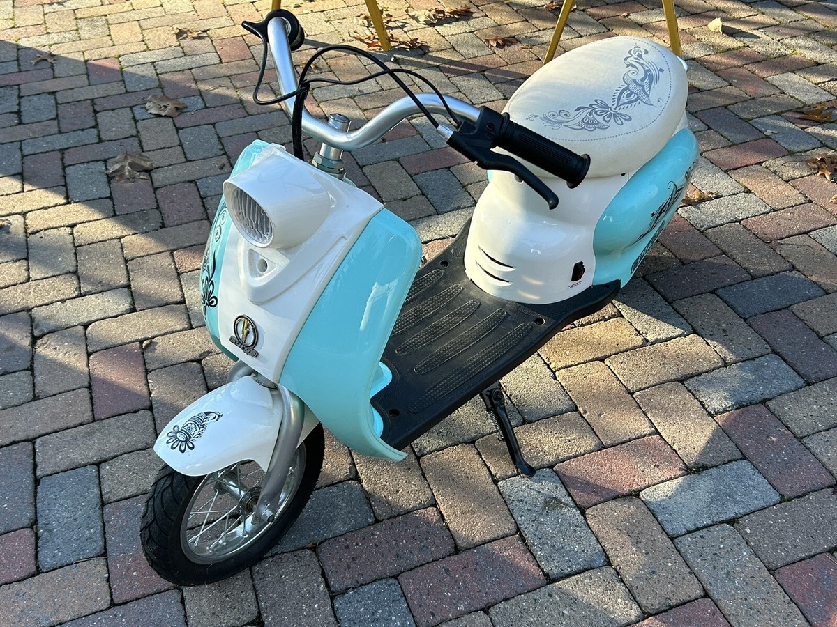 Surge girls 24V city scooter teal blue by Dynacraft Model 8801-29