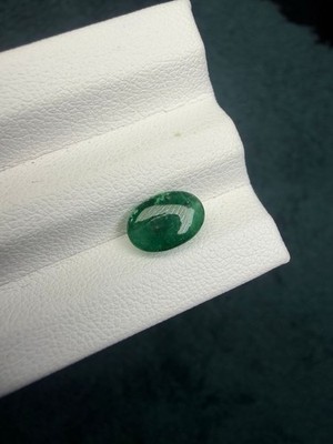 100% natürliche schöne grüne farbige Einzelstück Smaragd Würfel 1,50 ct