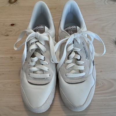 Reebok Classic Women s Athletic Sneakers 7 Lightweight Suede Fabric