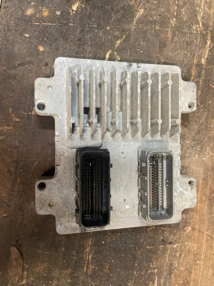 Caja cerebral motor/motor Pontiac G5 09 Foto 2 de 2
