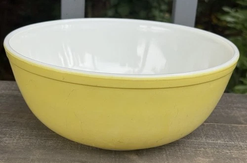 Vintage PYREX 1950's Large Primary Yellow Nesting Mixing Bowl 4 Qt. #404