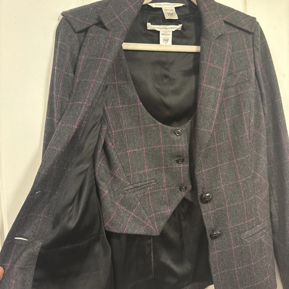 Conjunto Chaleco y Blazer Diane von Furstenberg Talla 8 Mezcla de Lana Negro y Rosa Cuadros Foto 3 de 4
