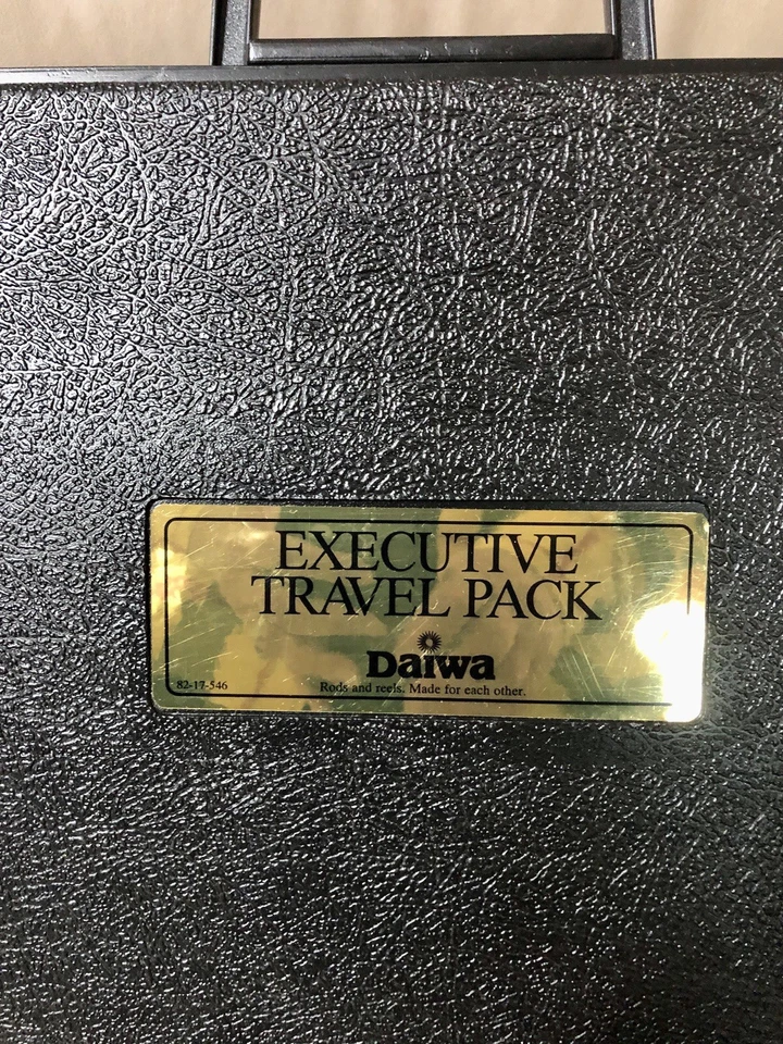 Paquete de viaje ejecutivo Daiwa caña de pescar y carrete giratorio kit Regal-X 2500iA Foto 2 de 4