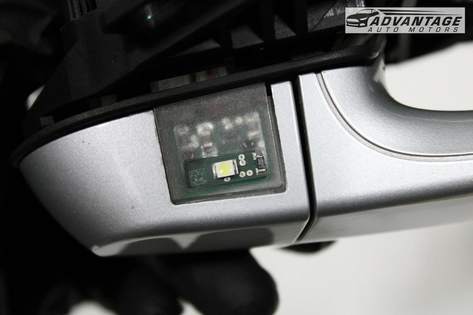 BMW 320I XDRIVE 2013-2018 panel de puerta trasera izquierda manija exterior con base OEM Foto 4 de 4