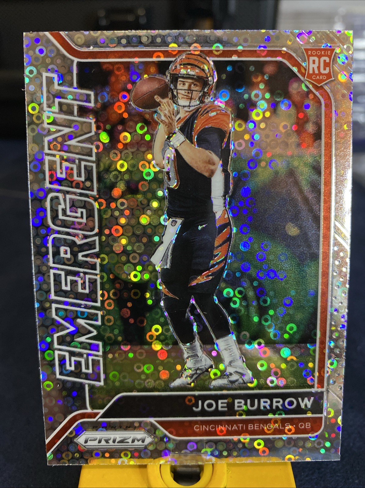 2020 Panini Prizm - Emergent Joe Burrow #1 No Huddle Prizm (RC)