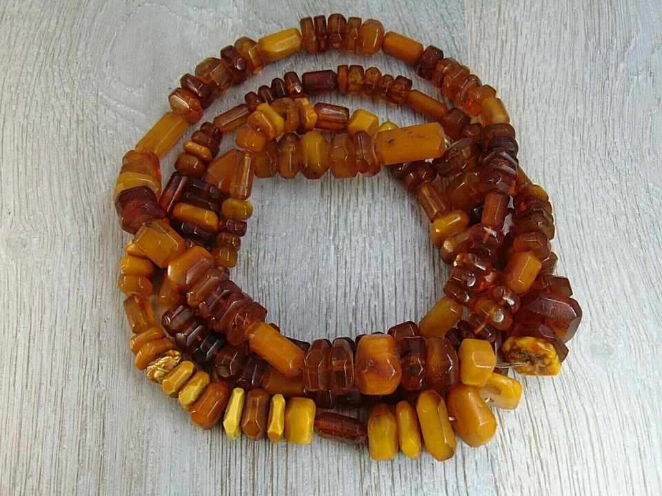 Large Antique 136g. yolk. Natural Butterscotch Baltic amber Beads Necklace - Image 2 of 4