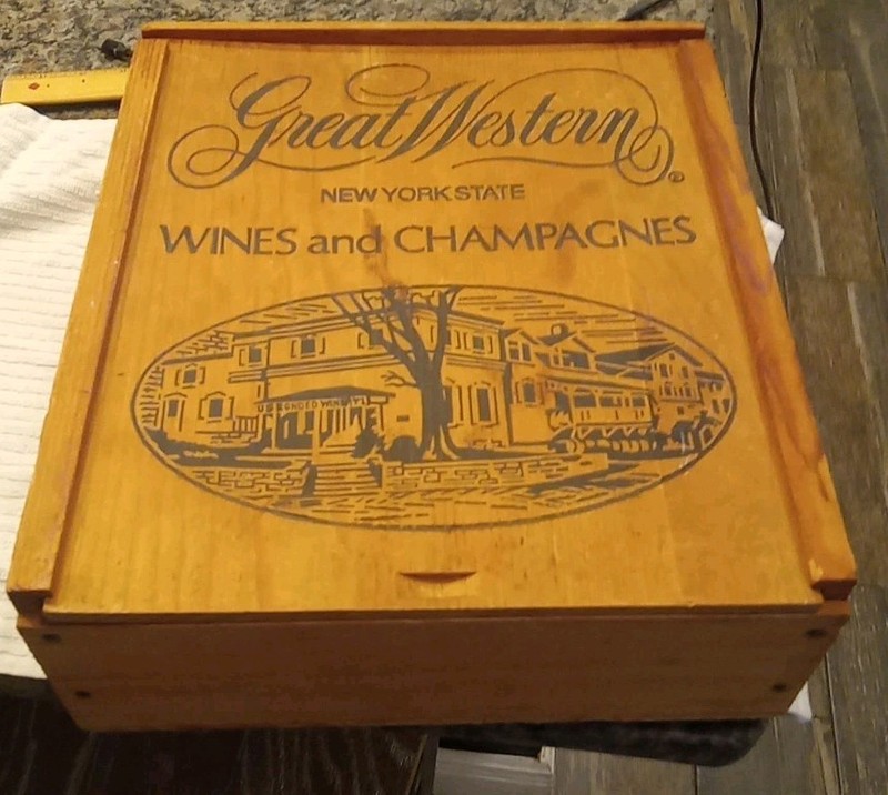 Vintage Antique Great Western New York State Wines Wine & Champagnes WOOD BOX