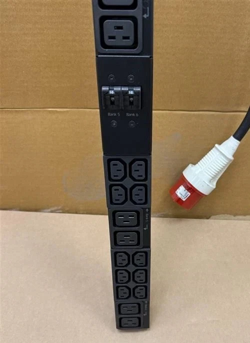 APC AP8886 Metered Rack PDU 32A 3PH 30x C13 12x C19 0U Power Distribution Unit - Image 3 of 4