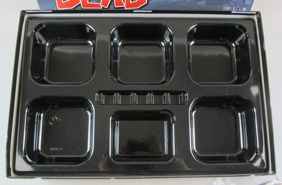 RISK The Walking Dead Survival Edition The Game Of Strategic Conquest Hasbro - Image 4 of 4