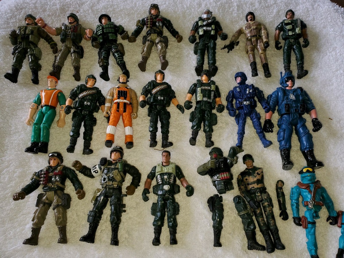 ●SOLDIERS LIFE 746th - General Dwight Eisenhower and General Omar Bradley