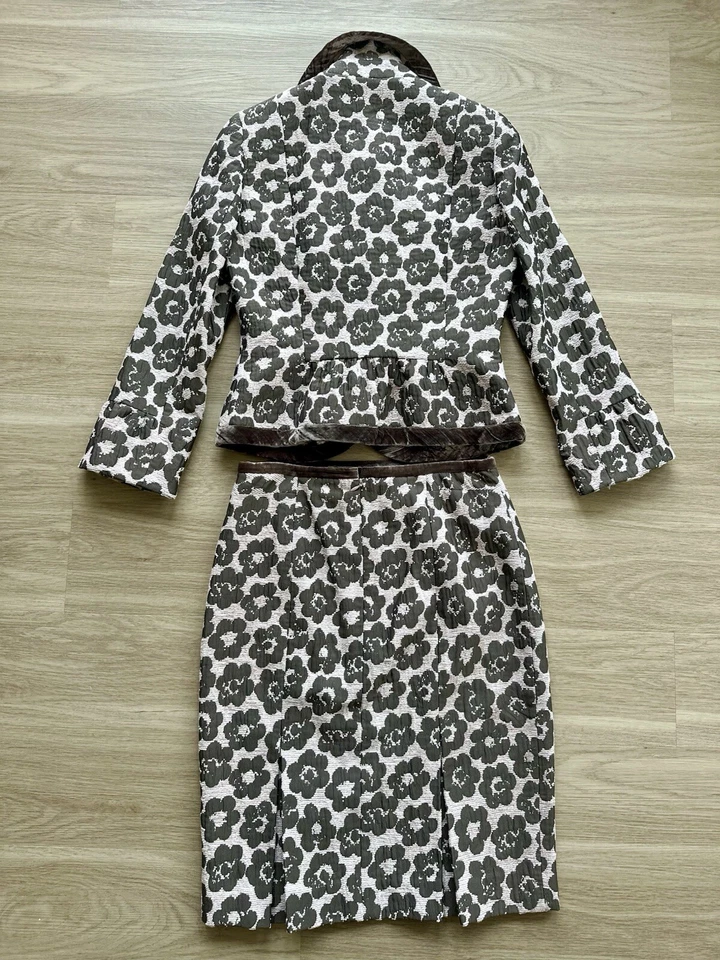 Conjunto de falda traje para mujer Etcetera rosa marrón detalle floral blazer talla 4 falda talla 2 Foto 2 de 4