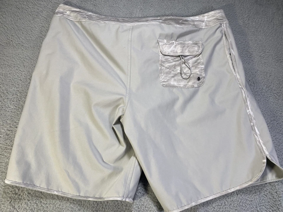 Mossy Oak 泳裤 尺寸 38 男式灰色板短裤 MossyOak y2k — 第 2/4 张图片