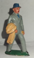 BARCLAY 611 VINTAGE 1930sMAN IN SUIT WITH FEDORA  COAT LEAD TOY FIGURE USA