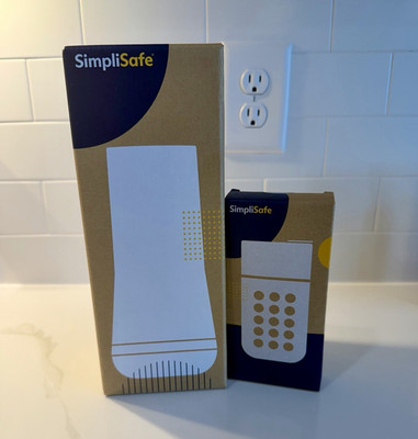 SimpliSafe Security Keypad & Base Station Bundle - New in Box