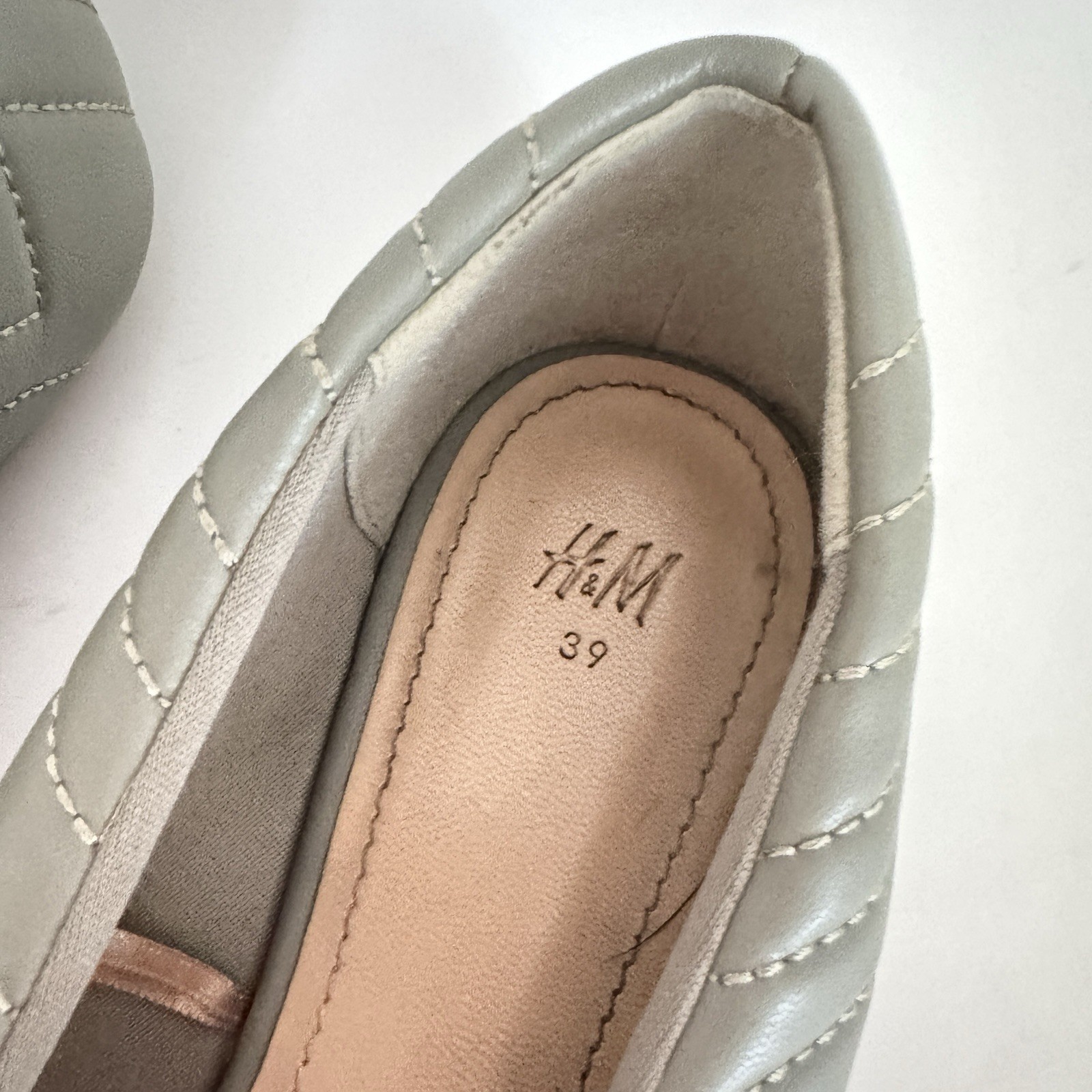 H&M Women’s Gray Quilted Pointy Square Toe Flats Size 39 US 8.5 Grey Silver thumbnail 5