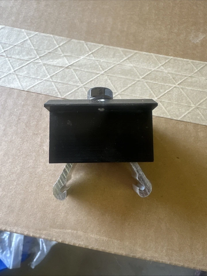 EcoFasten Rev A Mid Clamp Blk CF/RF — 第 4/4 张图片