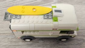 Lego City 7639 Camper RV INCOMPLETE SET MISSING 4 PIECES NO MANUAL READ