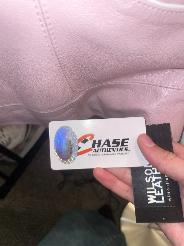 Jaqueta Nascar Feminina Wilson's Dale Earnhardt Jr #8 Couro Rosa e Branco Tamanho G - Imagem 4 de 4