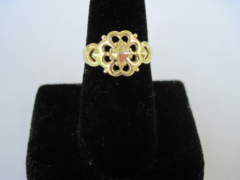 Beautiful solid 14k Gold Arpas ARR TURKEY womans ring size 7 or 8, 2.9 grams