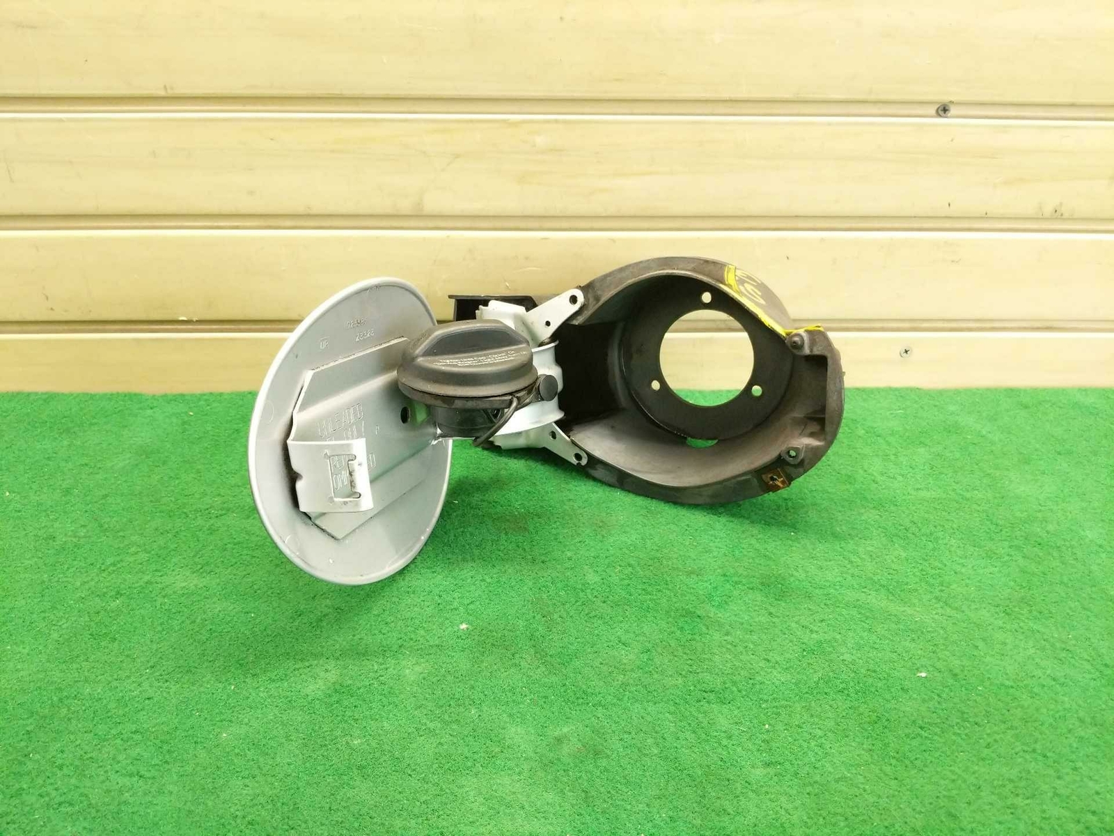 19972004 C5 Corvette OEM Fuel Tank Door Assembly SILVER eBay