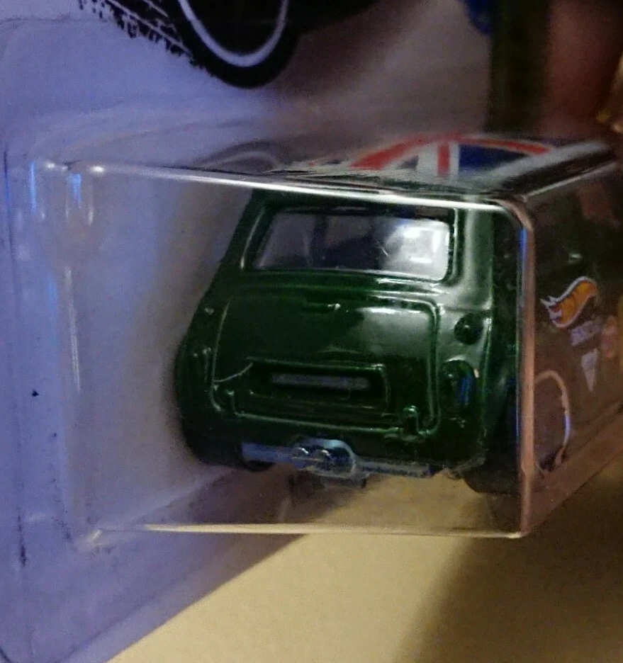 Tarjeta Larga Hot Wheels Showdown Green Morris Mini 77 HW Workshop # 194/200 2014 Foto 4 de 4