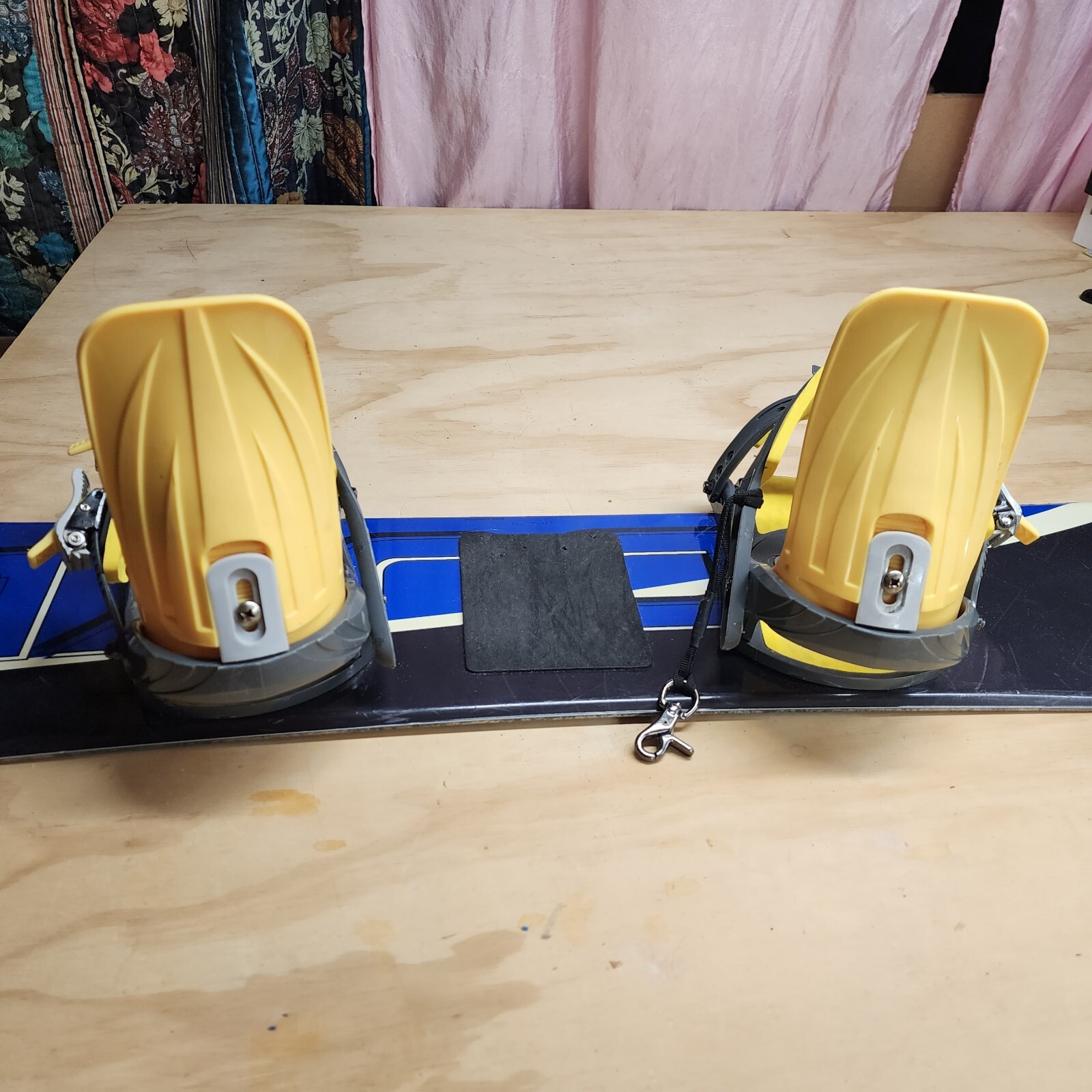DUKES 125cm Kids Snowboard with Liquid Bindings