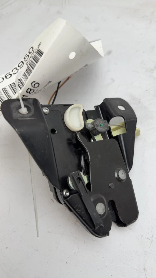 2016 DODGE CHARGER Lid Latch Dodge - Image 2 of 4