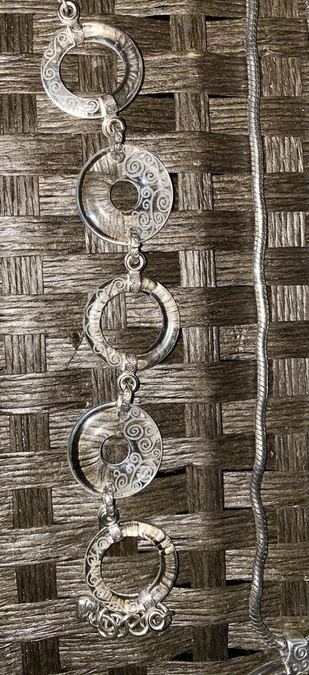 Brighton 熔岩休息室透明 Lucite 吊坠项链银色链大号圆形 — 第 3/4 张图片