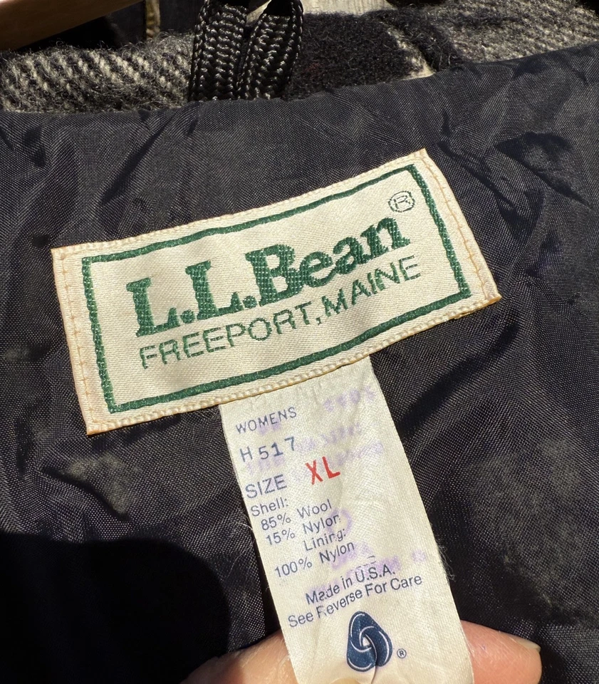 Vtg L.L. BEAN Women's Hooded Wool Blanket Coat Black & White Plaid Fringed Sz XL - Image 4 of 4