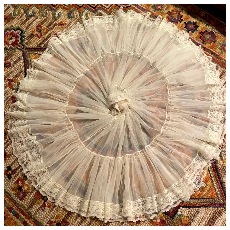 VTG MALCO MODES SAN FRANCISCO IVORY CHIFFON W/ LACE DOUBLE LAYER PETTICOAT SLIP - Image 2 of 4