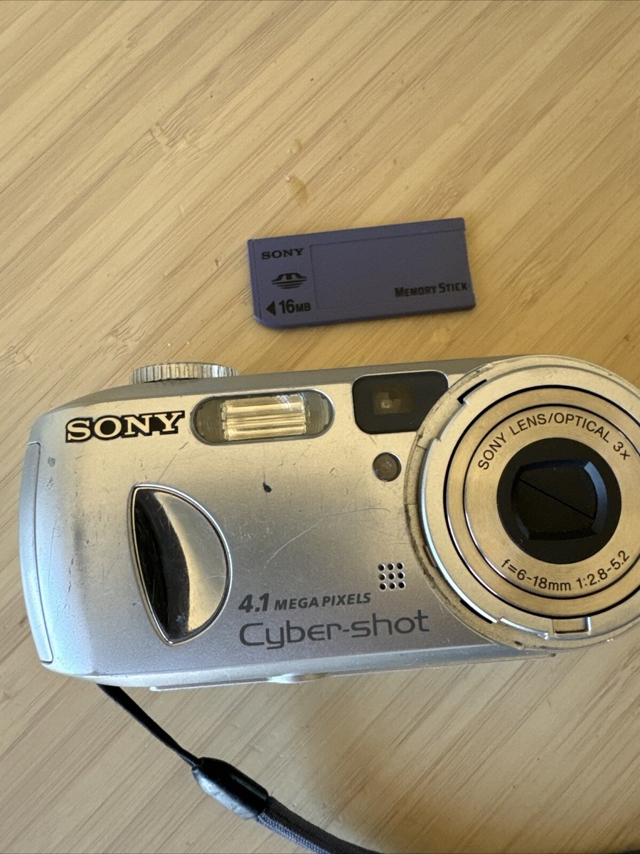Sony Cyber-shot DSC-P7 3.2MP Digital Camera Silver w/ Memory Sony Cyber-shot DSC-P7 3.2MP Digital Camera Silver w/ Memory
