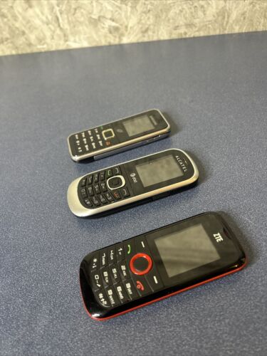 Lot Of 3 Older Phones Samsung, Alcatel, ZTE - Picture 2 of 3