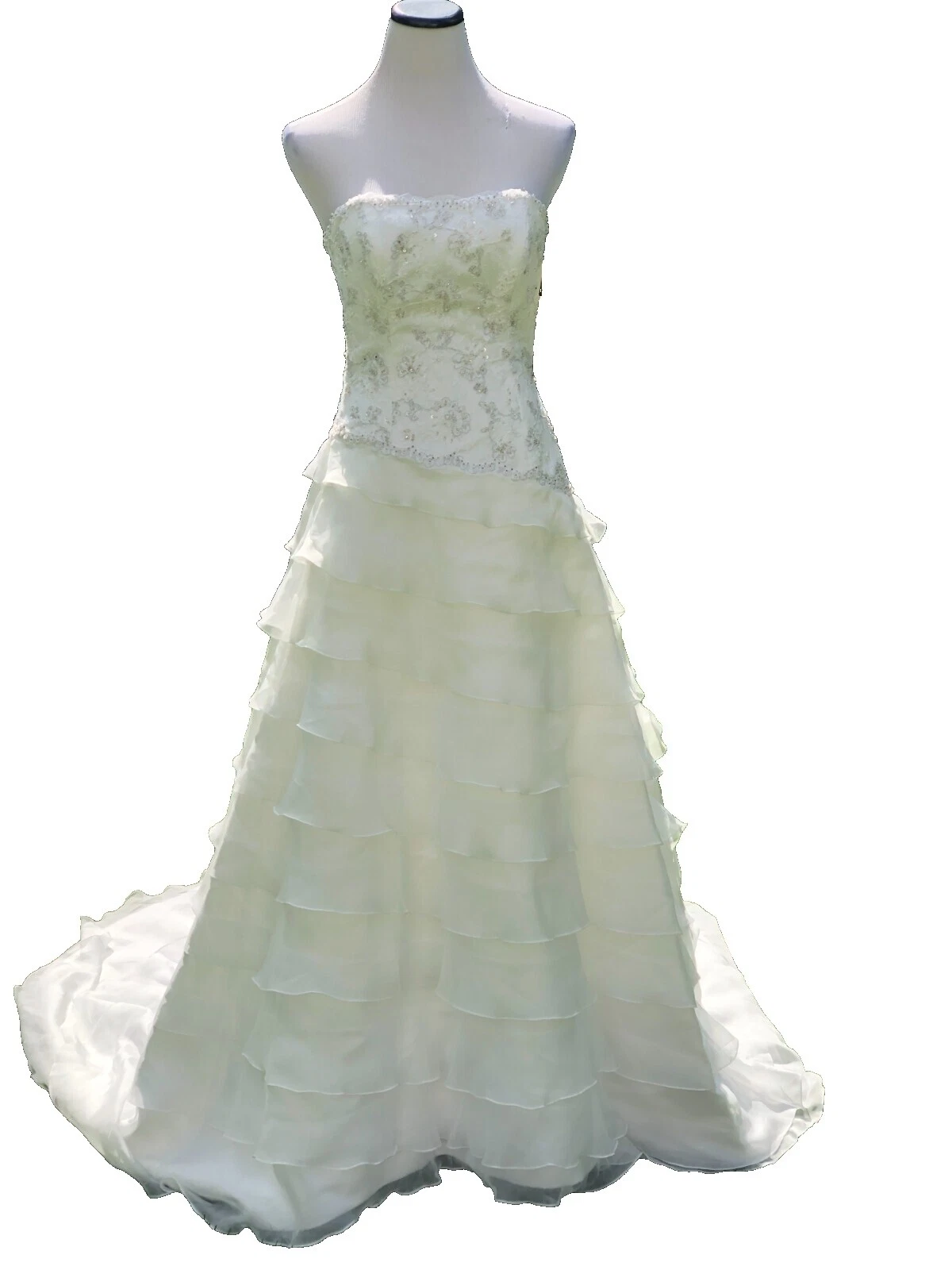 Vestidos de boda de encaje blanco en niveles