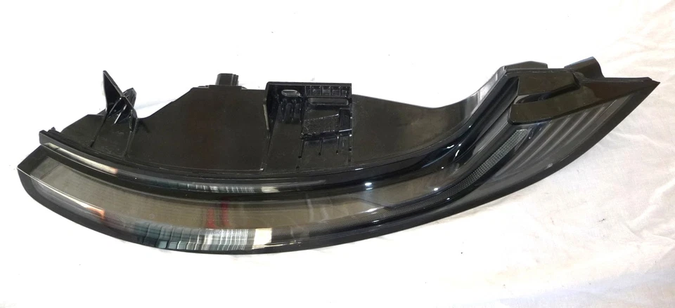 2020-2024 Porsche 911 992 Turbo правосторонний задний светодиодный фонарь 9P5945208C оригинальный - Изображение 3 из 4