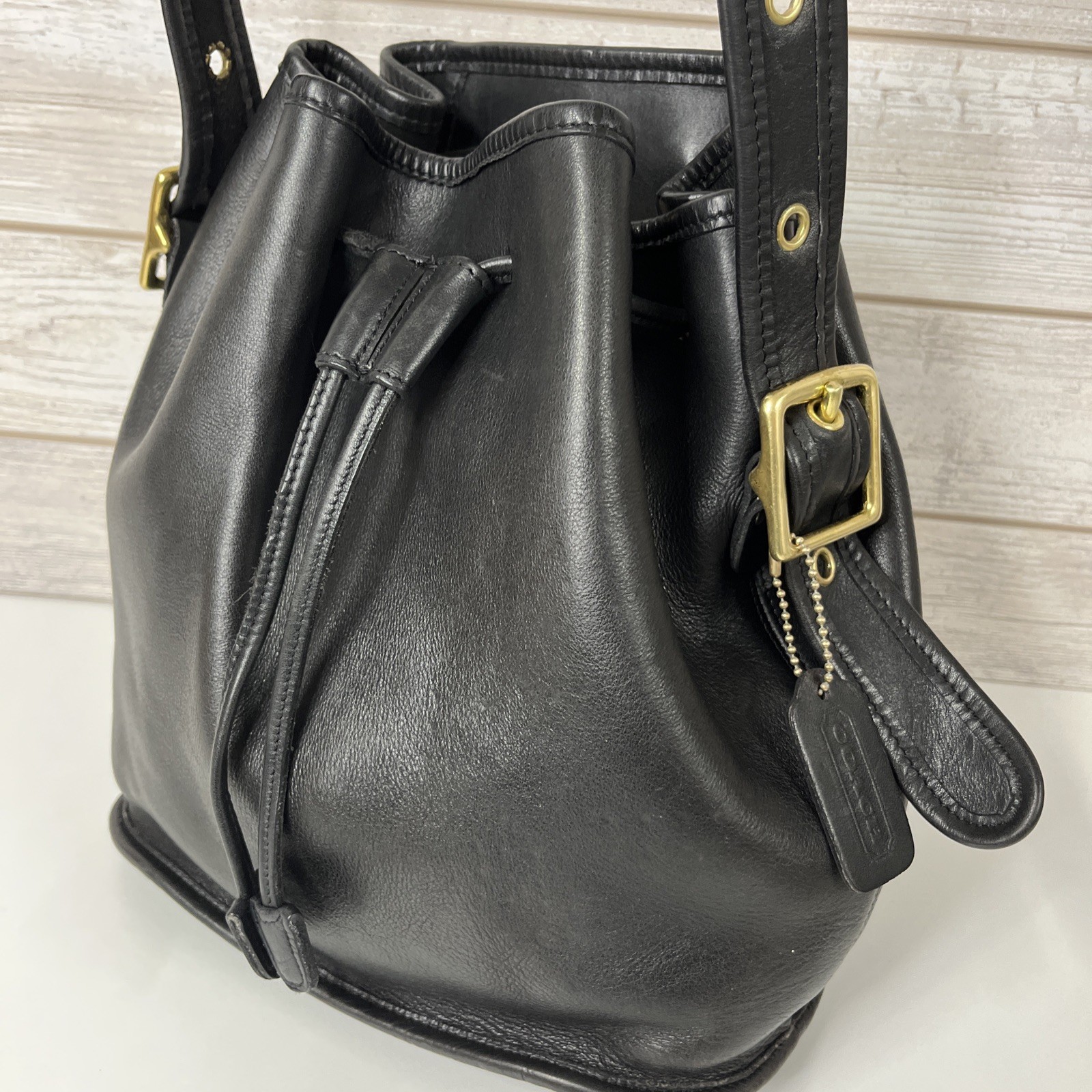 Vintage COACH 9952 Lula’s Legacy Black Leather Drawstring Bucket Shoulder Bag