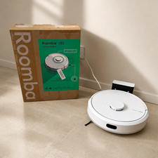 iRobot Roomba 105 Staubsaugerroboter kabellos beutellos mit Ladestation weiß